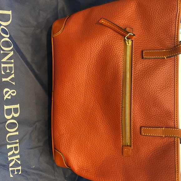 Dooney & Bourke Medium handbag - Picture 4 of 8